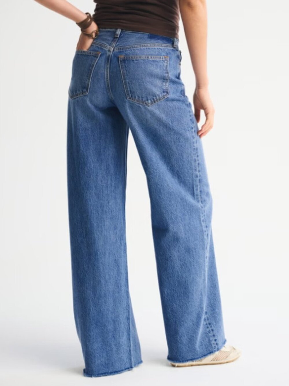NWT Abercrombie & Fitch High Rise Wide Leg Jean Lightweight Drapey Rigid Raw Hem - Picture 5 of 16